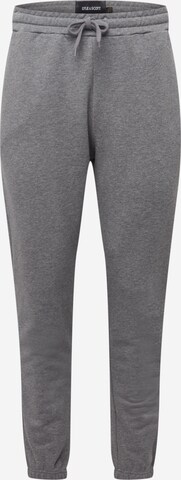 Lyle & Scott Tapered Broek in Grijs: voorkant