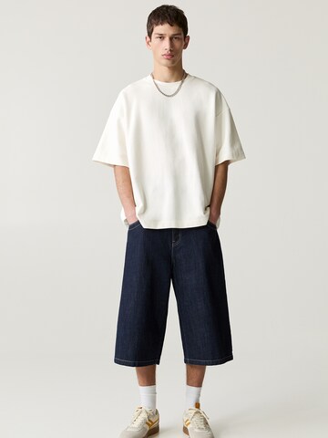 Tricou de la Pull&Bear pe alb