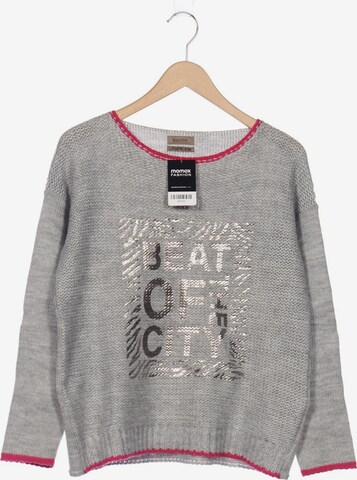 Malvin Sweater & Cardigan in M in Grey: front