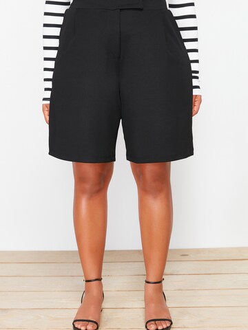 Trendyol Curve - regular Pantalón en negro: frente