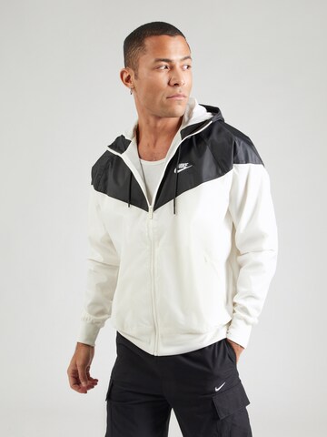 Nike Sportswear Спортивная куртка в Бежевый: спереди