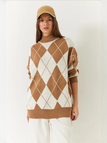 Pullover di Bianco Lucci in marrone: frontale