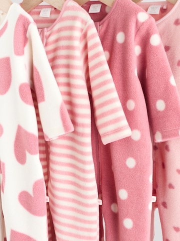 Pijamale de la Next pe roz