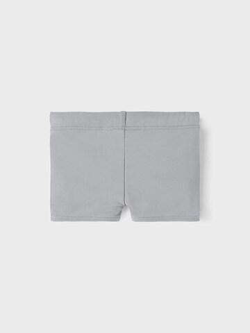 NAME IT Badeshorts i grå