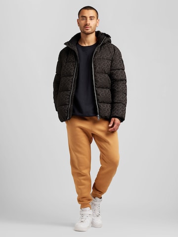 Geacă de iarnă de la GUESS pe negru