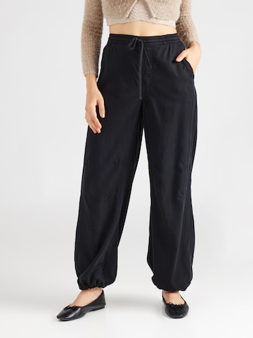 HOLLISTER Tapered Trousers in Black: front