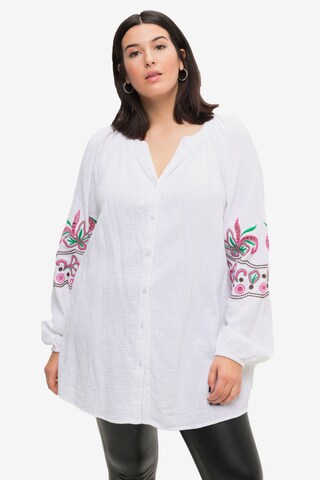 Studio Untold Blouse in White: front