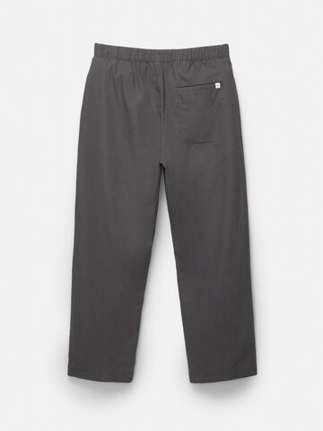 Loosefit Pantalon Pull&Bear en gris