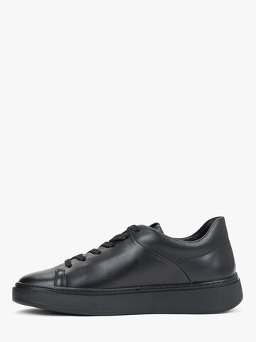 Estro Sneakers '09-3682' in Black