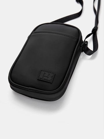 Pull&Bear Smartphone Case in Black