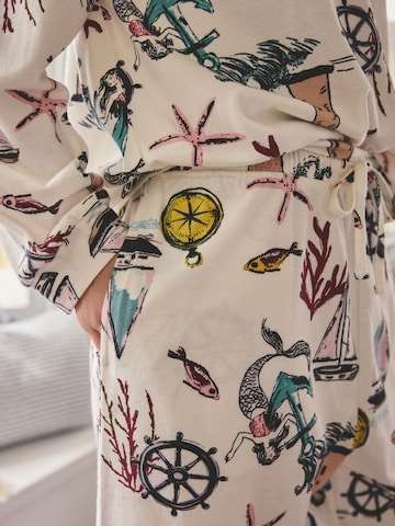 Next Pyžamo – bílá