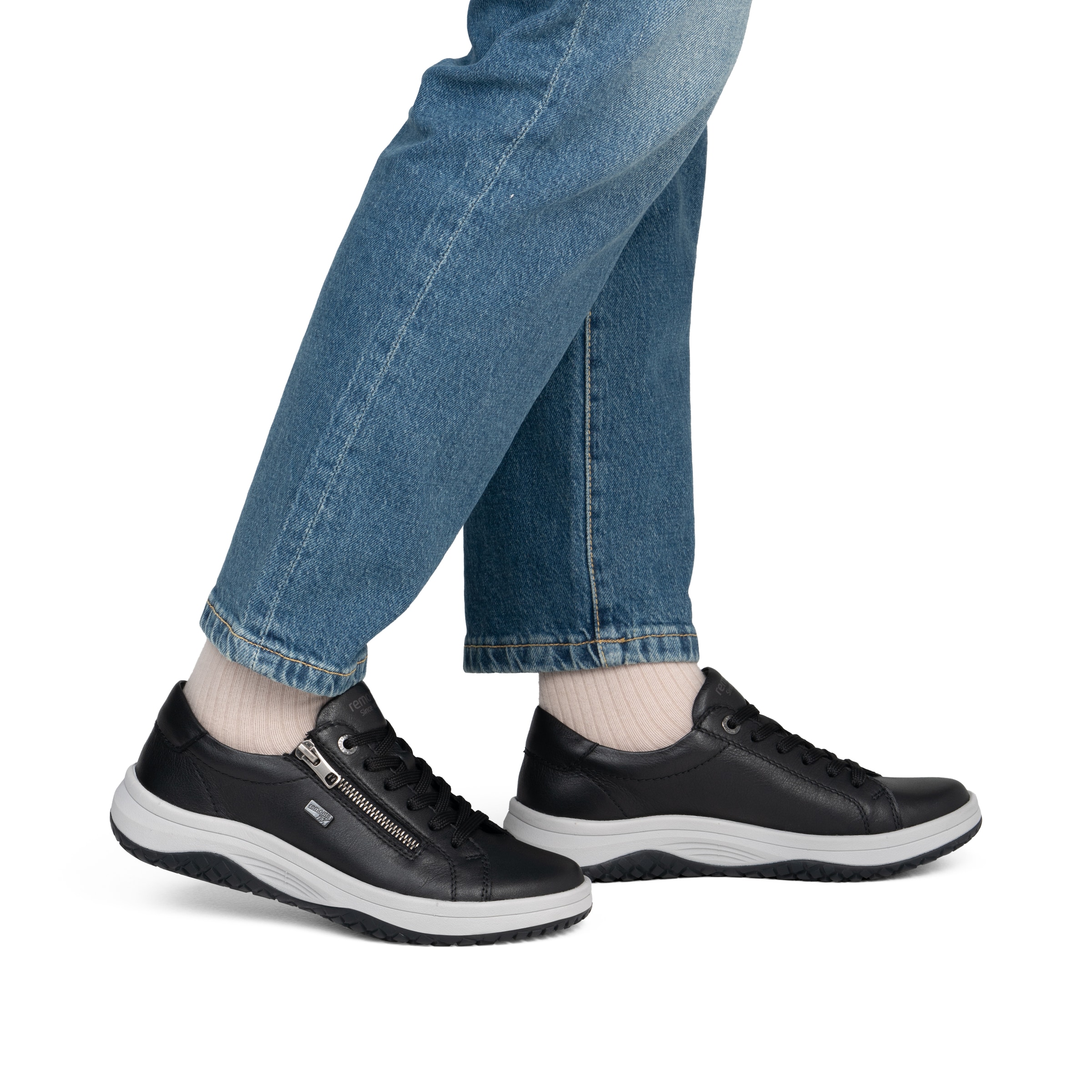 Chaussure de sport à lacets REMONTE en noir