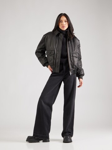 REMAIN Jacke in Schwarz