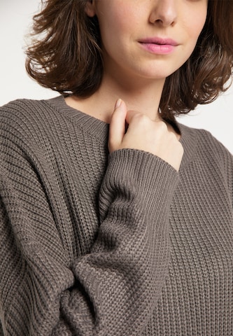 MYMO Sweater in Brown