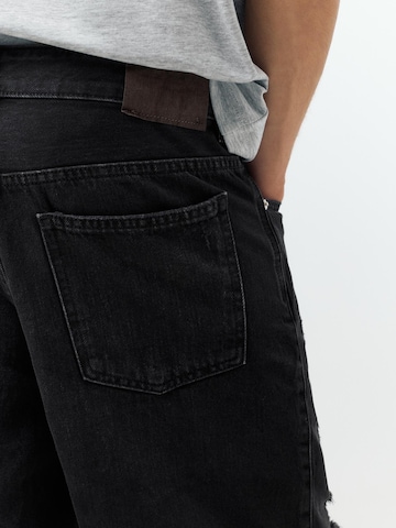 Pull&Bear Ohlapna forma Kavbojke | črna barva