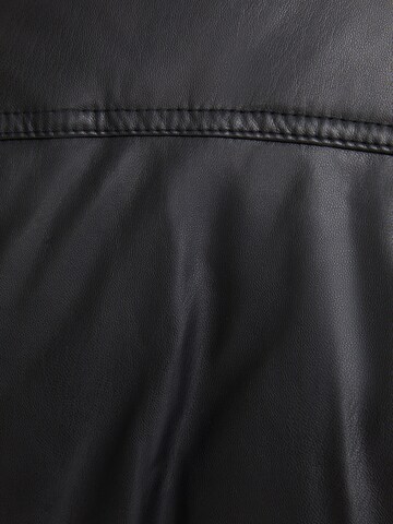 Bershka Jacke in Schwarz