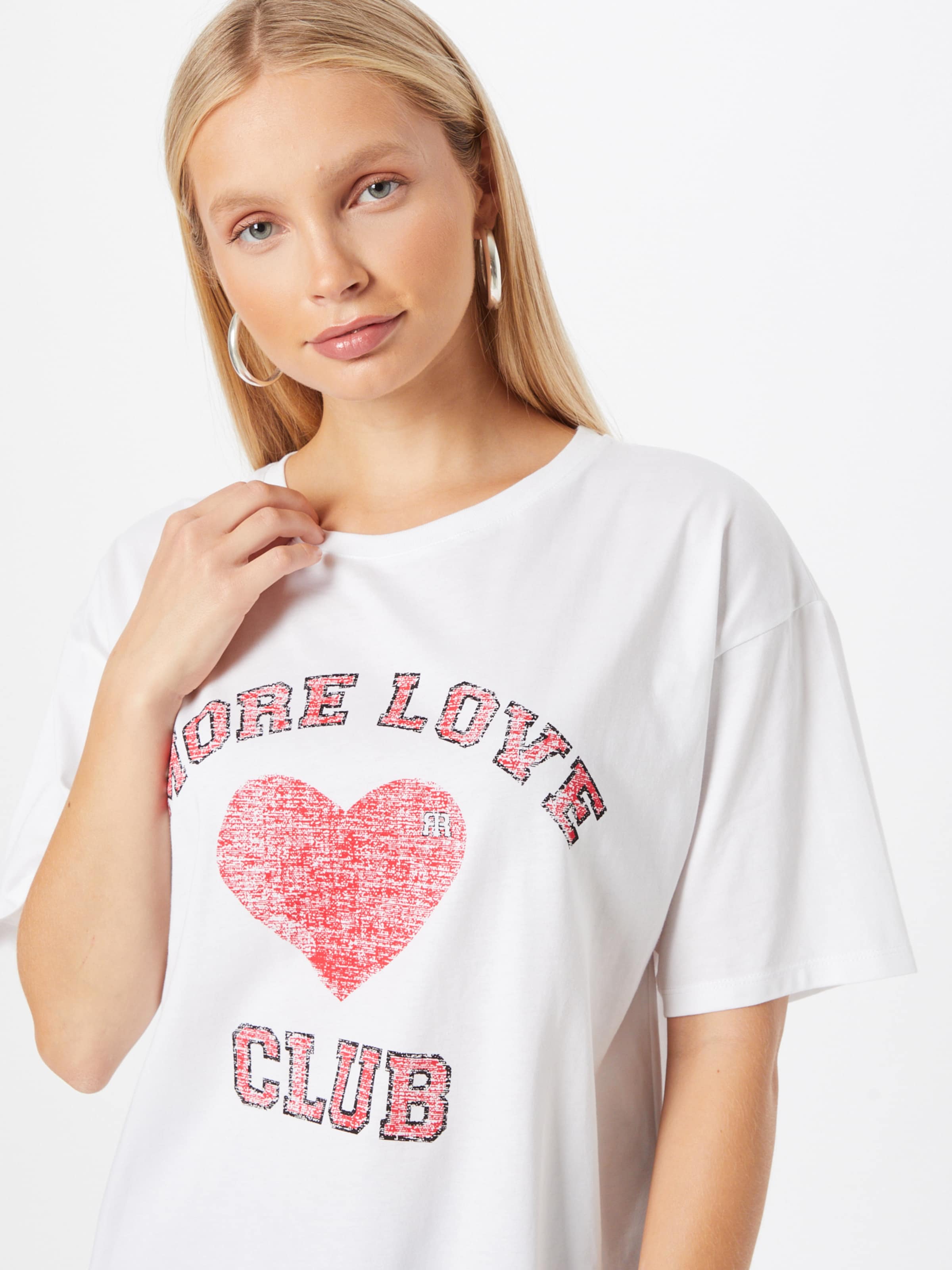 Grandes tailles T-shirt MORE LOVE River Island en Crème 