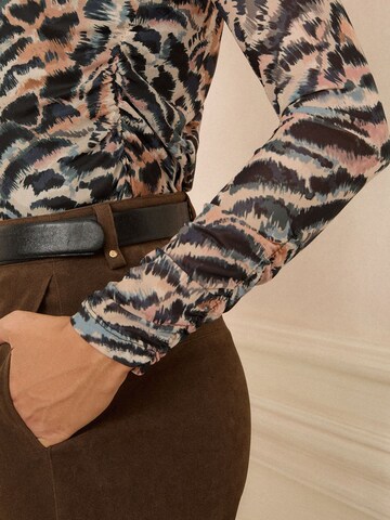 Bluză de la love & roses pe maro