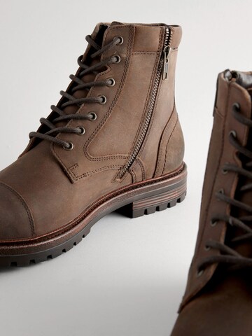 Boots stringati di Next in marrone