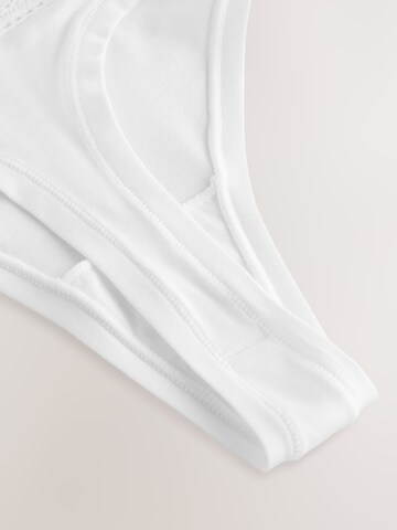 String Next en blanc