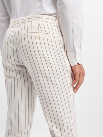 Finshley & Harding London Slim fit Trousers with creases in White