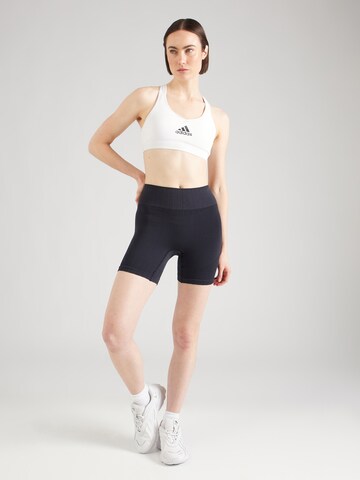 Hummel Skinny Sportshorts in Schwarz