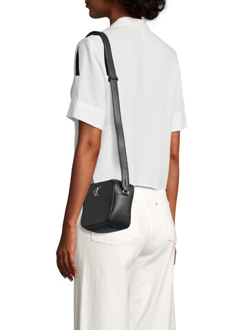 Calvin Klein Jeans Handbag in Black: front
