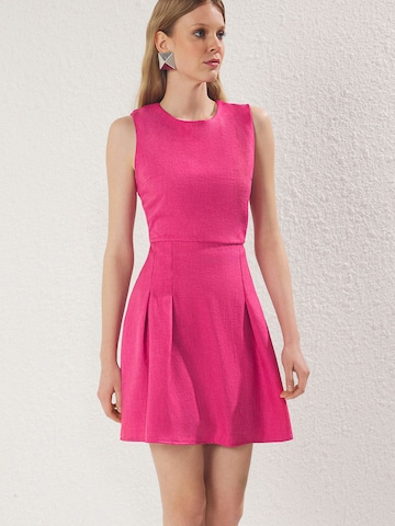 Robe Trendyol en rose : devant