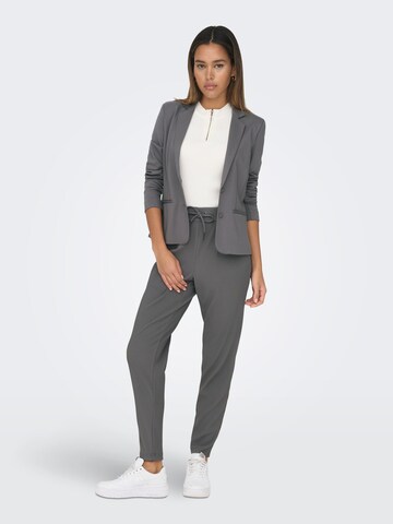 Effilé Pantalon à pince 'Sally' ONLY en gris