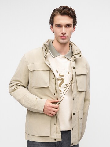 GUESS Between-Season Jacket in Beige