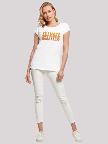 T-shirt 'Ski More Worry Less' F4NT4STIC en blanc
