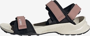 ADIDAS TERREX - Sandalias 'Hydroterra' en rosa: frente