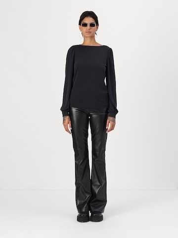 Only Tall Shirt 'ONLFREE' in Zwart