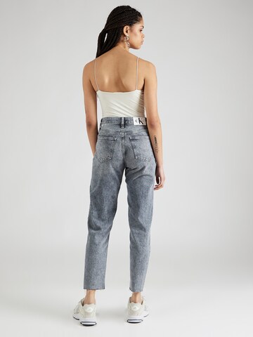 Regular Jean 'MOM Jeans' Calvin Klein Jeans en bleu