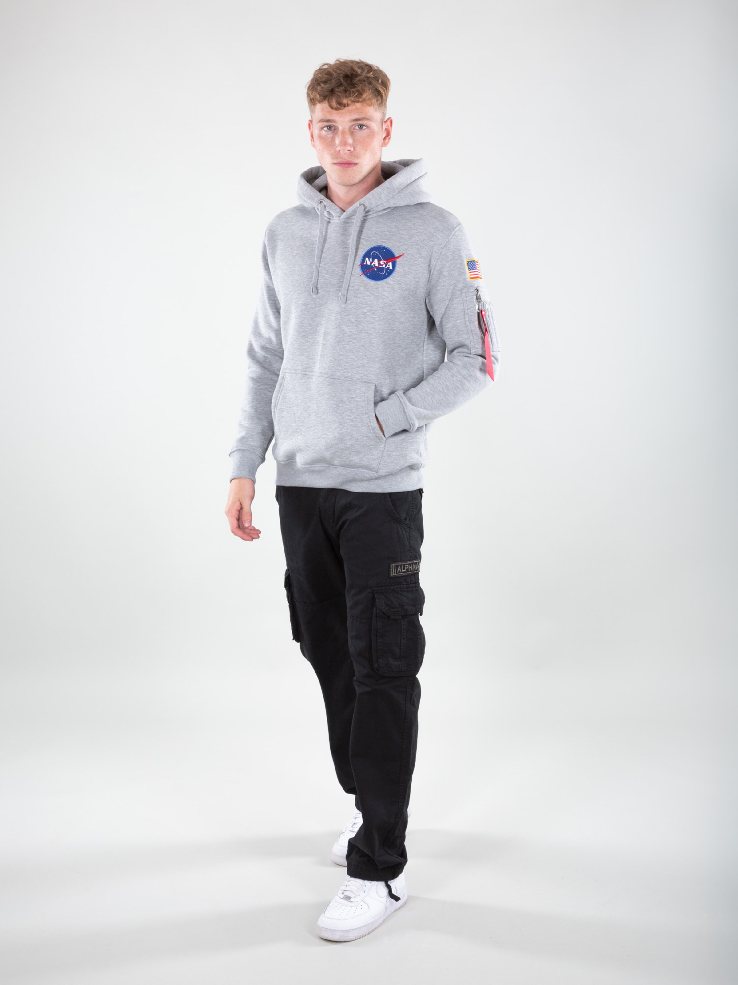 ALPHA INDUSTRIES Sweatshirt Space Shuttle in Graumeliert ABOUT YOU