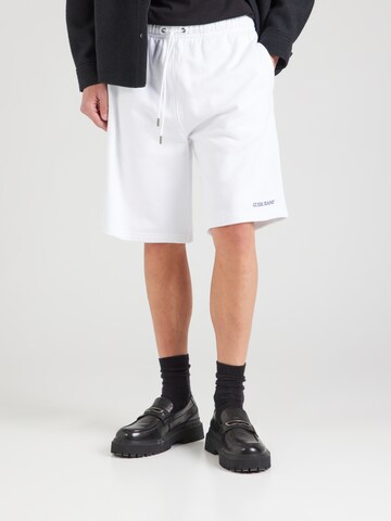 Loosefit Pantaloni di GUESS JEANS in bianco: frontale
