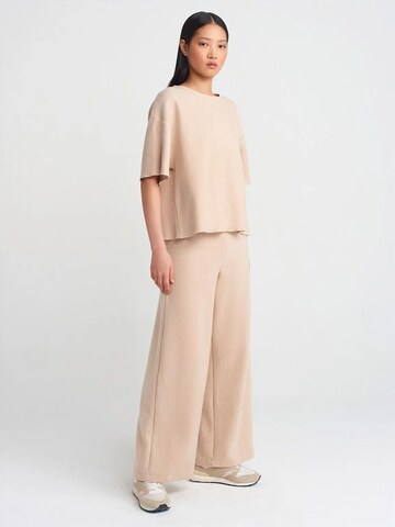 Dilvin Wide leg Pants in Beige: front