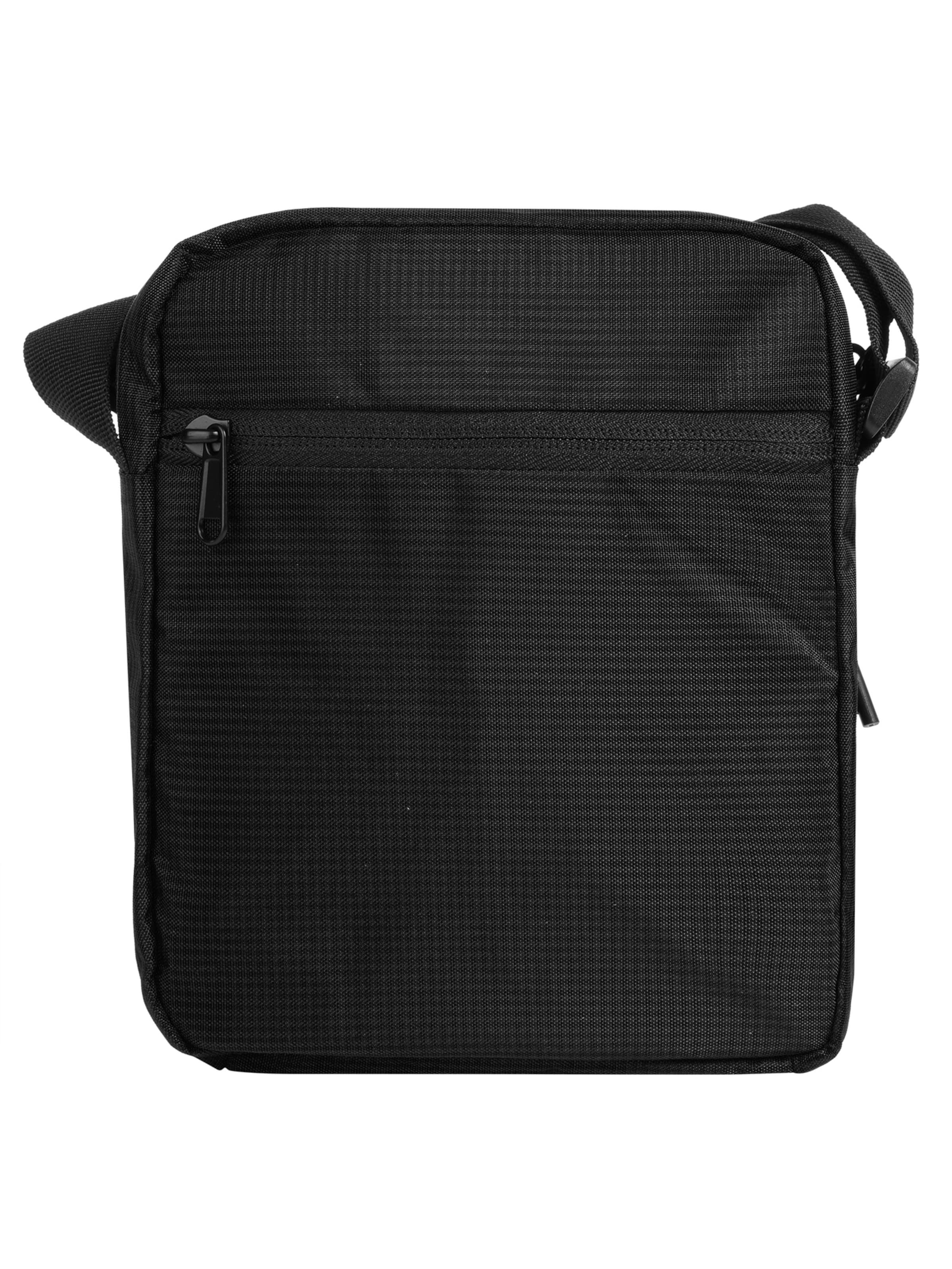 Sac à bandoulière 'LIGHT N BASE' CHIEMSEE en noir