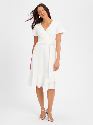 PARADI Dress in White: front