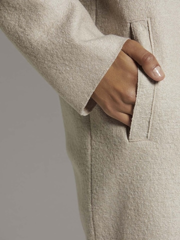 MADELEINE Tussenmantel in Beige