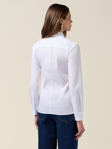 Camicia da donna di oltre in bianco
