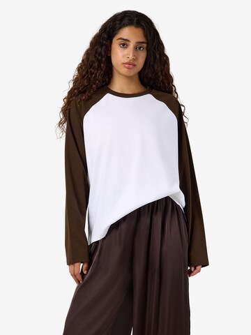Noisy may - Camiseta en blanco: frente