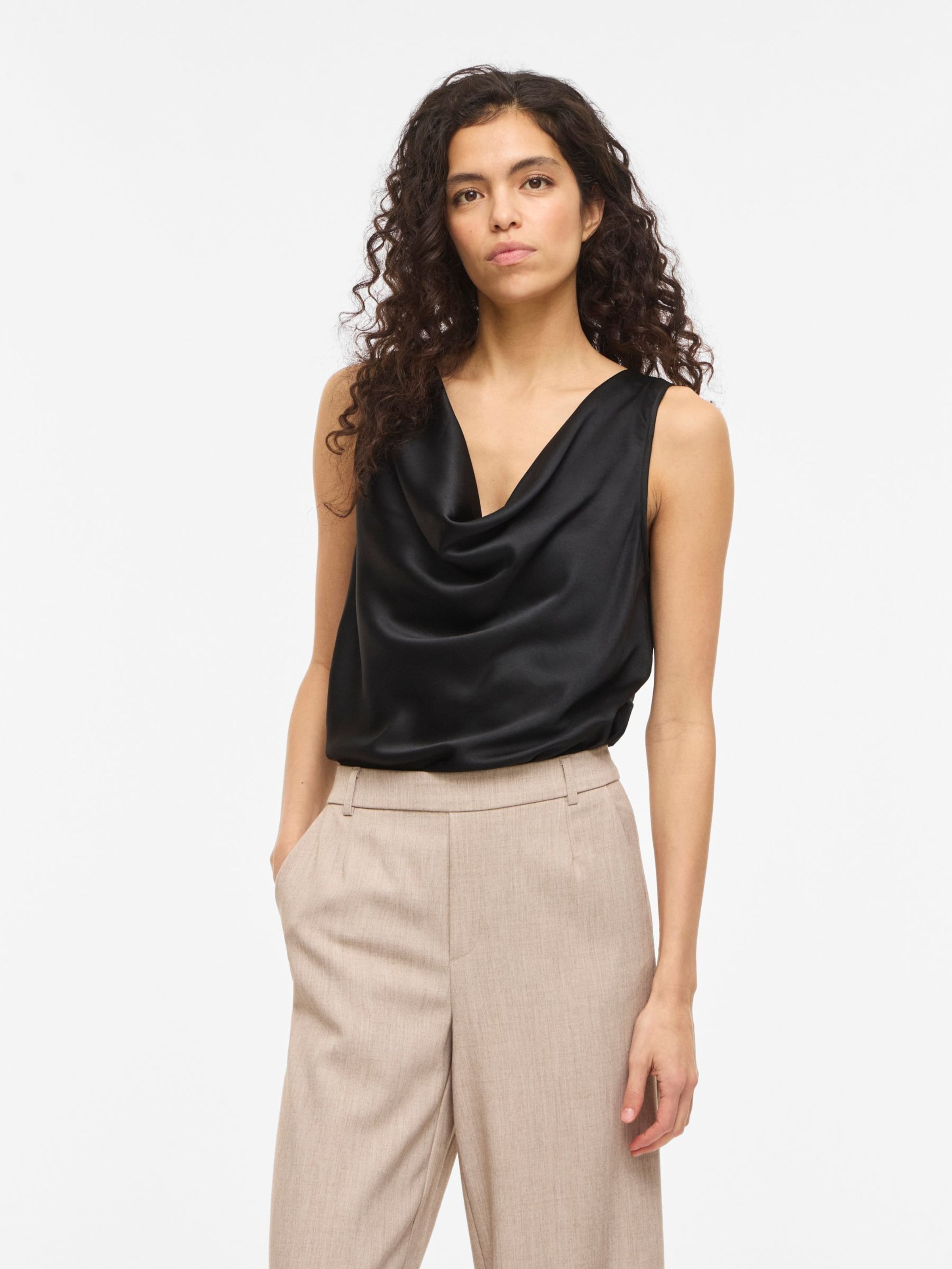 Top di VILA in nero: frontale