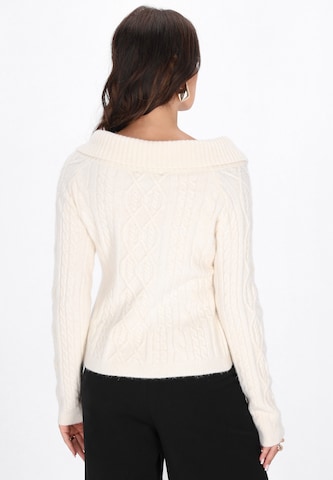 faina Sweater in White