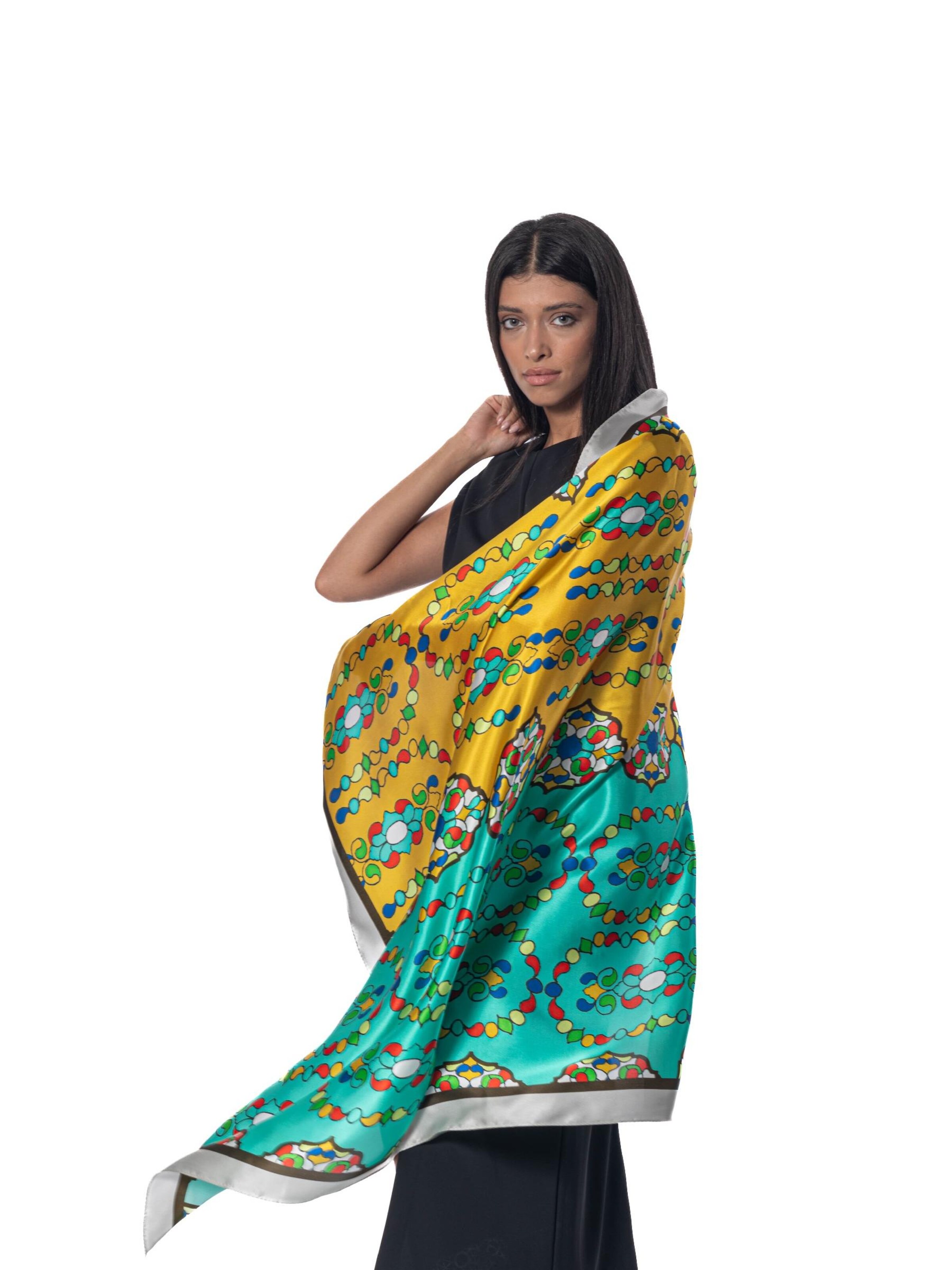 Sciarpa 'OROSI-Silk scarf' di AFROZAN in oro