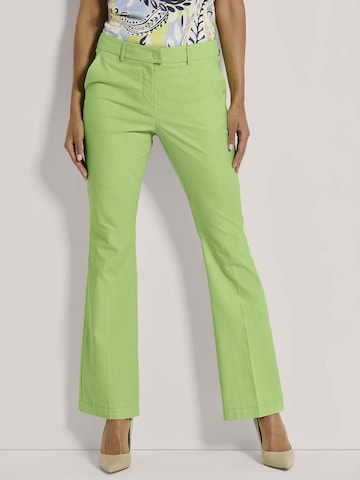 évasé Pantalon à plis MADELEINE en vert : devant