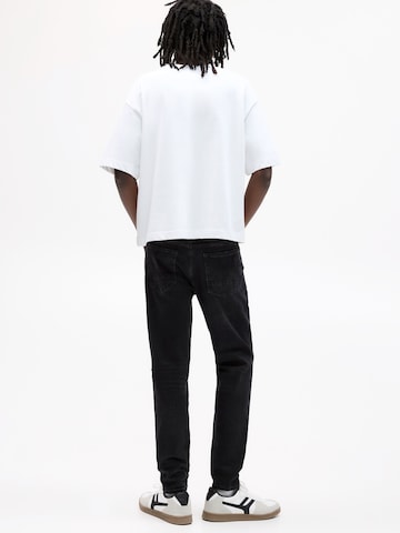 Pull&Bear Skinny Farkut värissä musta