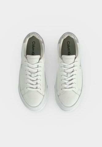 Calvin Klein - Sapatilhas baixas em branco