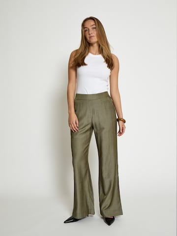 Wide leg Pantaloni 'Bea' di Peppercorn in verde