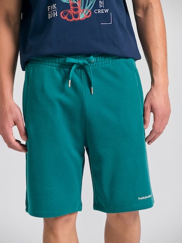 Funky Buddha Loosefit Broek in Groen: voorkant